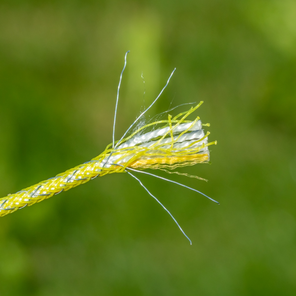 Fonott villanypásztor kötél - 1000 m - 400 kg - 0,65 Ω/m