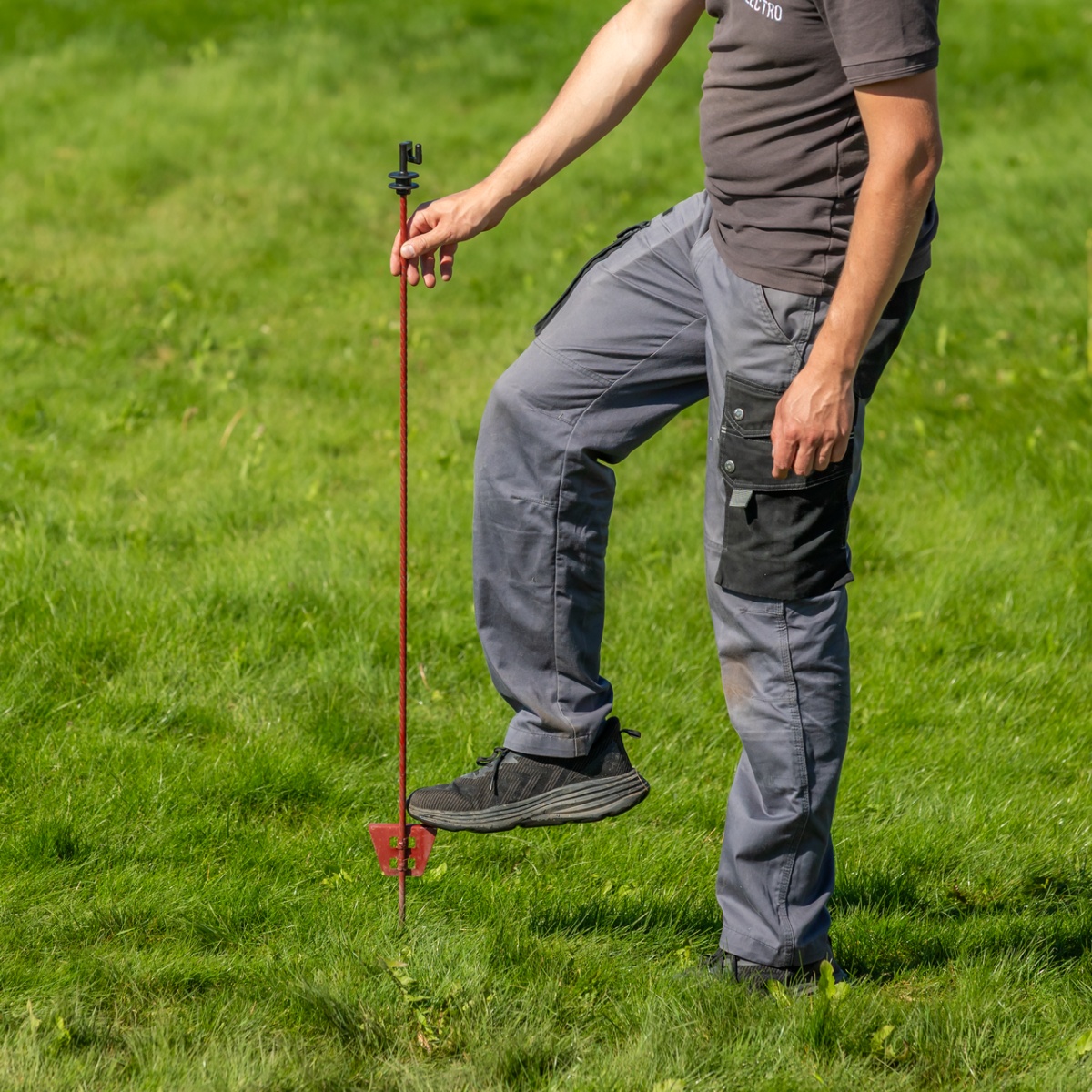 Fémoszlop villanypásztorhoz, Ø8 mm × 107 cm