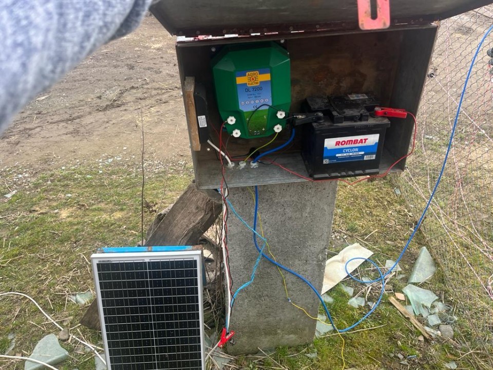 Termékértékelés - DL 7200 villanypásztor készülék, 12 V, 7,2 Joule, 50 W-os napelemes rendszerrel - agroelectro.hu