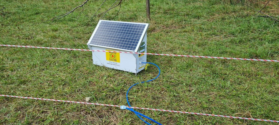 Termékértékelés - DL 4500 ECO-compact villanypásztor készülék, 30 W-os napelemes rendszerrel - agroelectro.hu