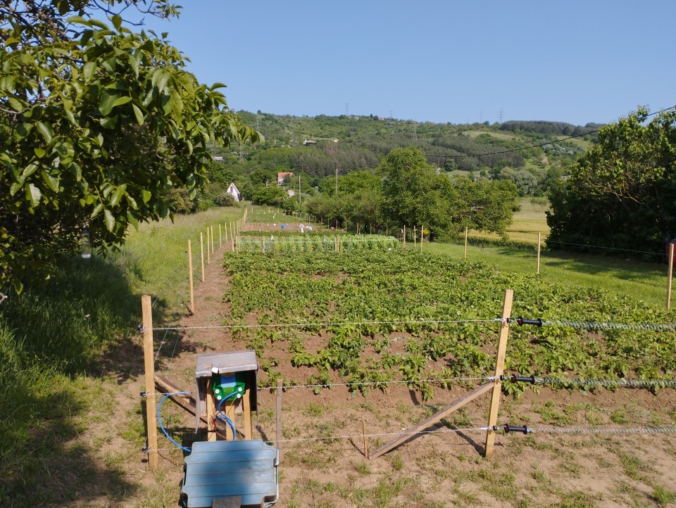 Termékértékelés - Teljes villanypásztor csomag vadállatoknak, 1500 m, 4,5 Joule, napelemes rendszerrel - agroelectro.hu