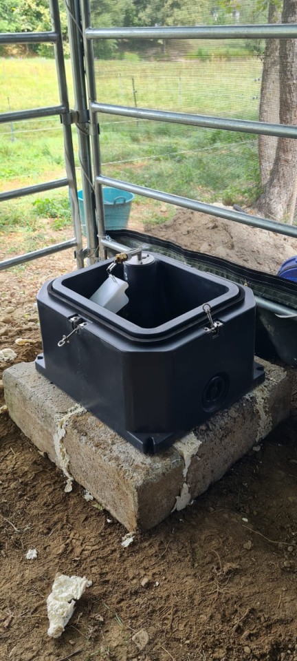 Termékértékelés - Fagyálló, golyós itató szarvasmarháknak és lovaknak, 40 literes - agroelectro.hu
