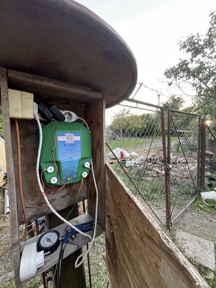 Termékértékelés - DL 7200 villanypásztor készülék, 12 V, 7,2 Joule, hálózati adapterrel - agroelectro.hu