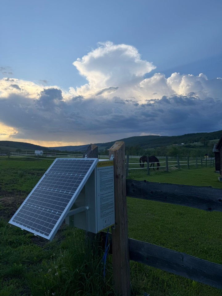 Termékértékelés - Kompakt DL 7200 villanypásztor készülék 50 W-os napelemes rendszerrel - agroelectro.hu