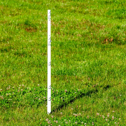 Műanyag karó, 105 cm