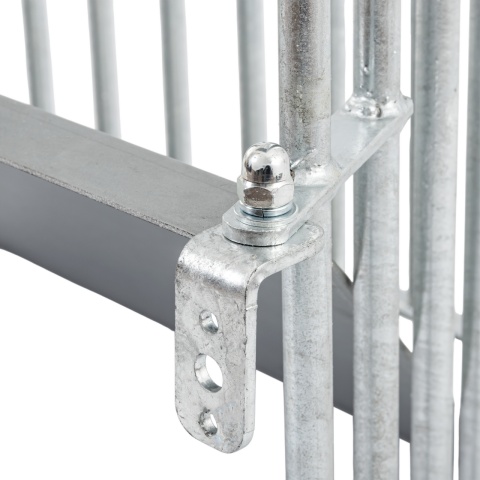 Falra szerelhető fém szénatartó, 81 × 114 cm