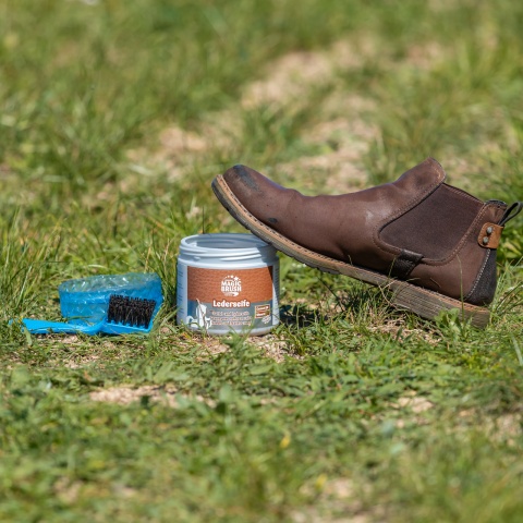 Bőrtisztító szappan, MagicBrush, 500 ml