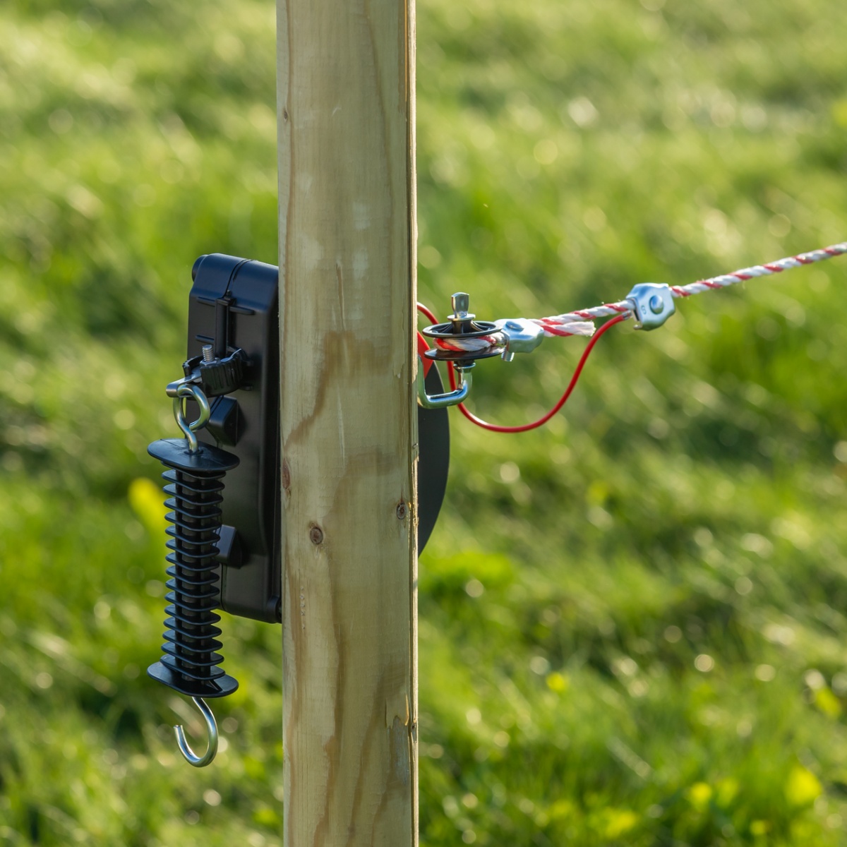 Villanypásztor kapukészlet kihúzható zsinórral, 7,5 m, Ako Flexigate