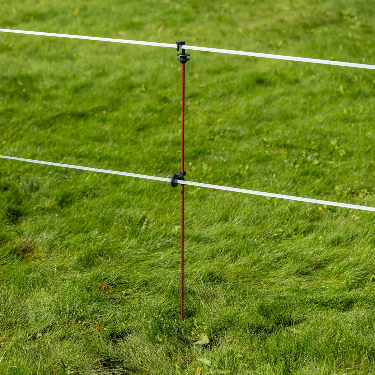 Fémoszlop villanypásztorhoz, Ø8 mm × 107 cm, 30 db.