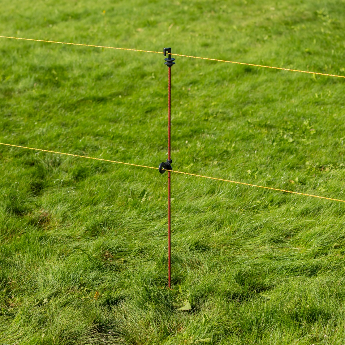 Fémoszlop villanypásztorhoz, Ø8 mm × 107 cm, 30 db.