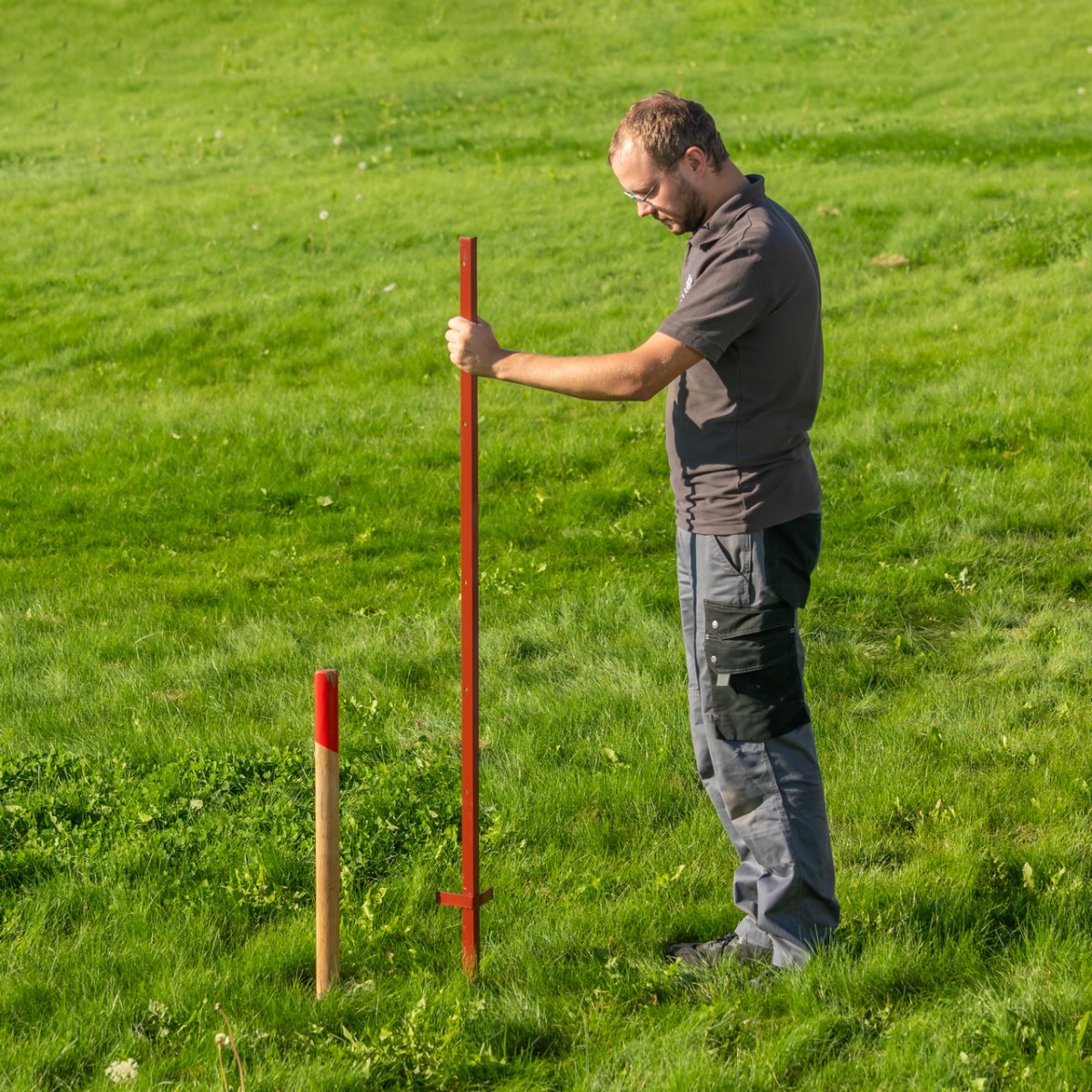 Szögacél fémoszlop, 25 × 25 mm, 150 cm, 10 db.