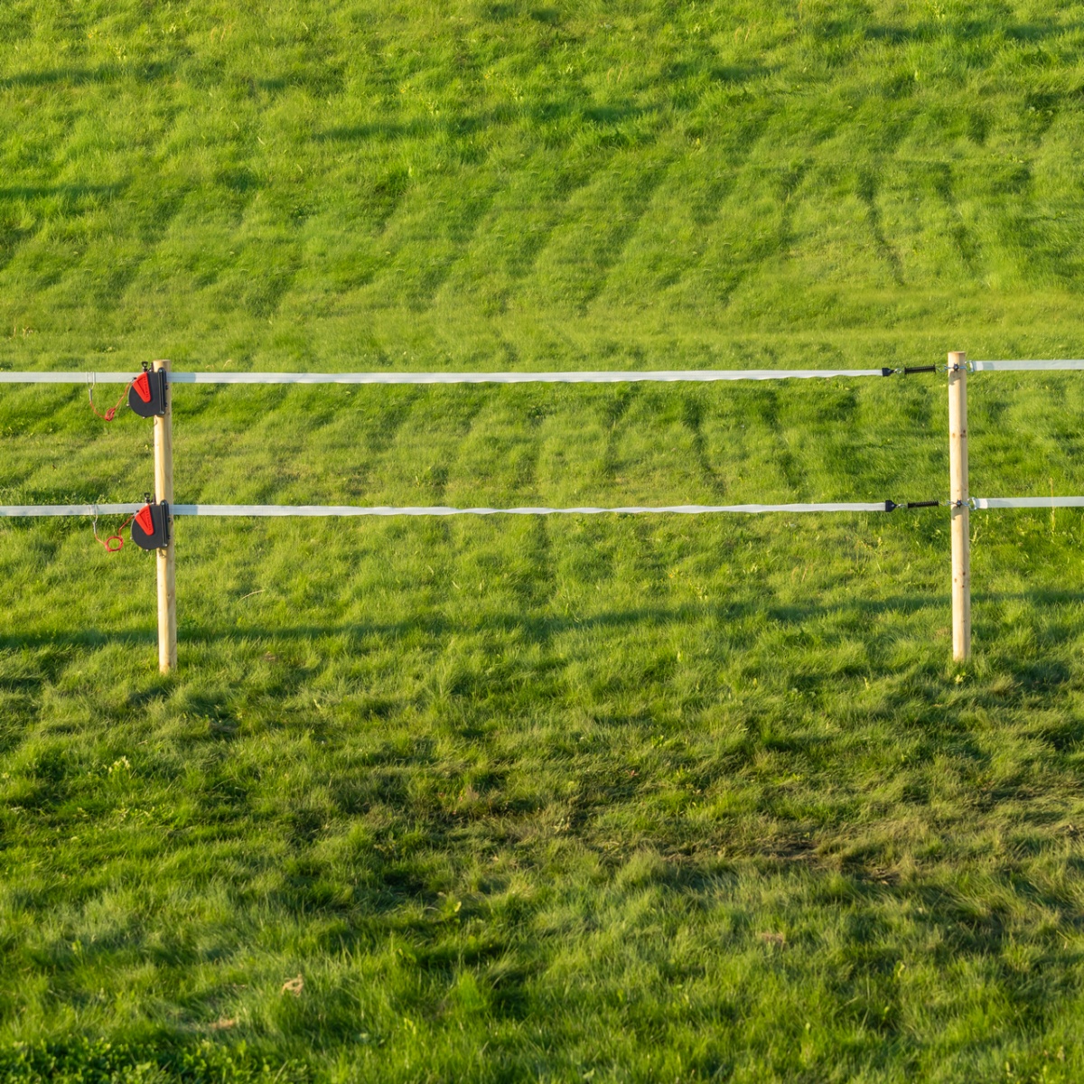 Kapuszett 40 mm-es villanypásztor szalaggal, Ako Flexigate, 7,5 m